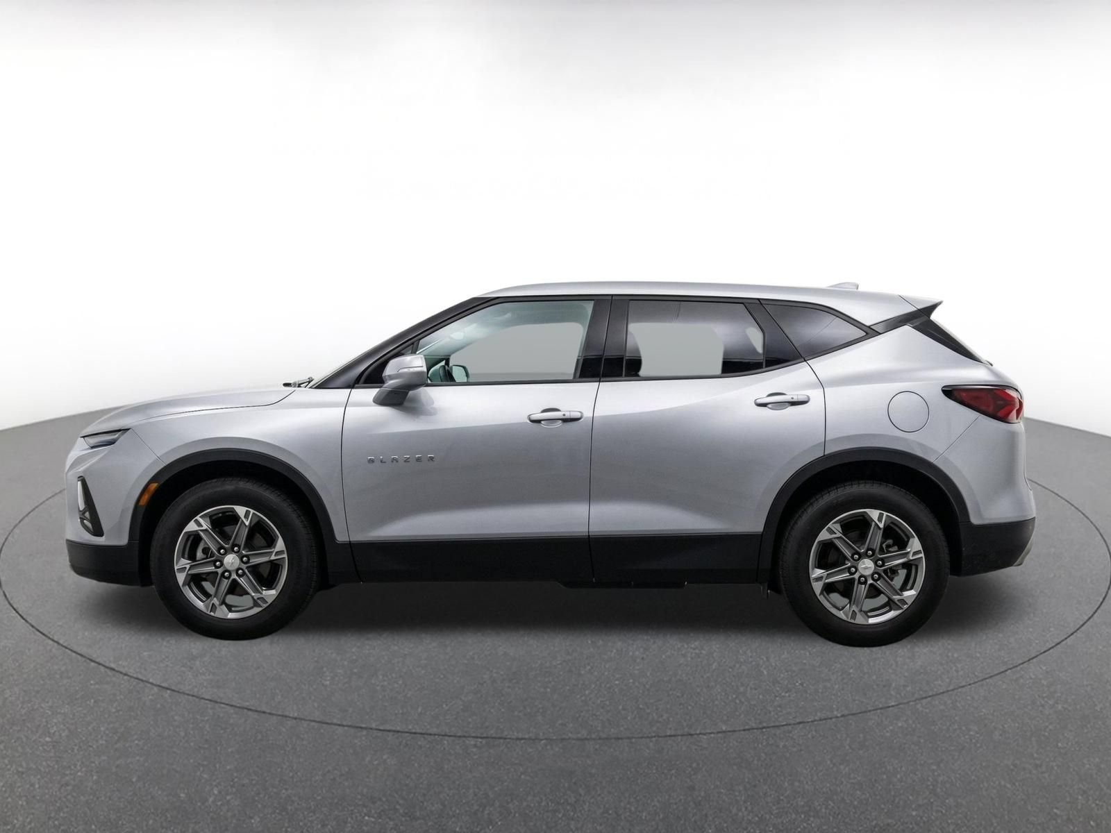 Used 2025 Chevrolet Blazer LT FWD image 4