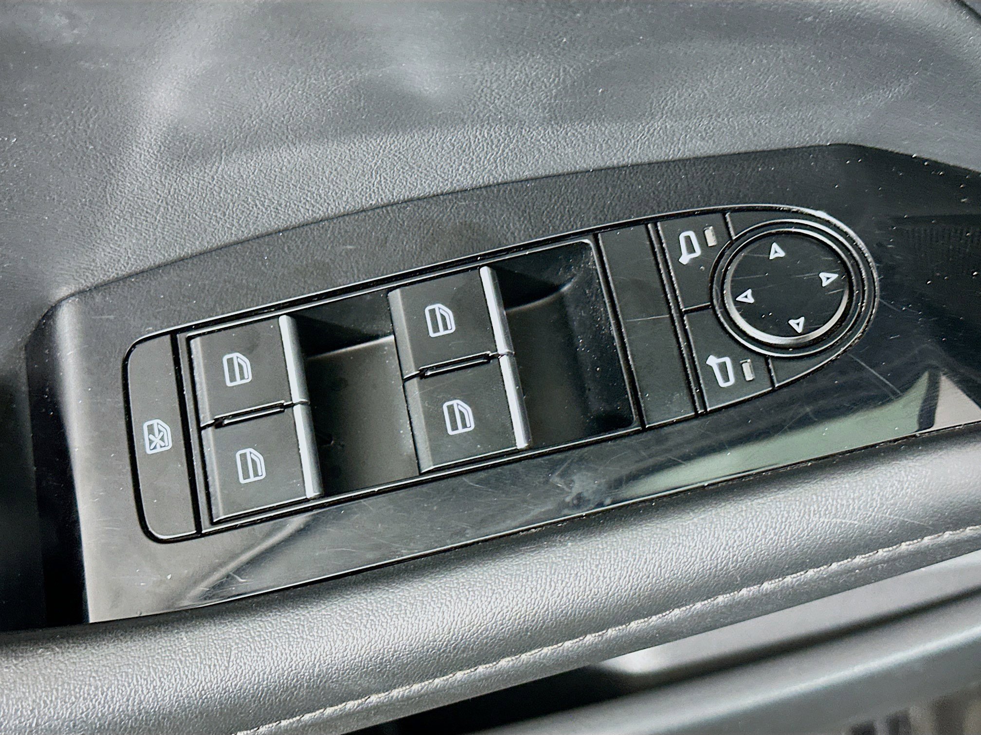 Used 2024 MAZDA MAZDA3 s FWD image 15