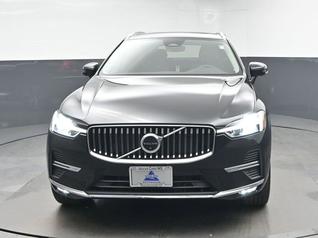 Used 2023 Volvo XC60 B5 Plus w/ Climate Package image 3