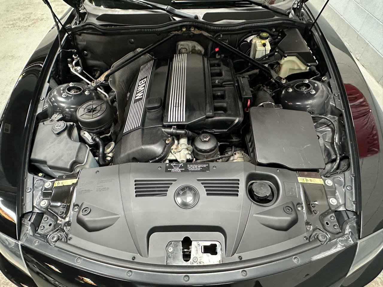 Used 2003 BMW Z4 2.5i image 16