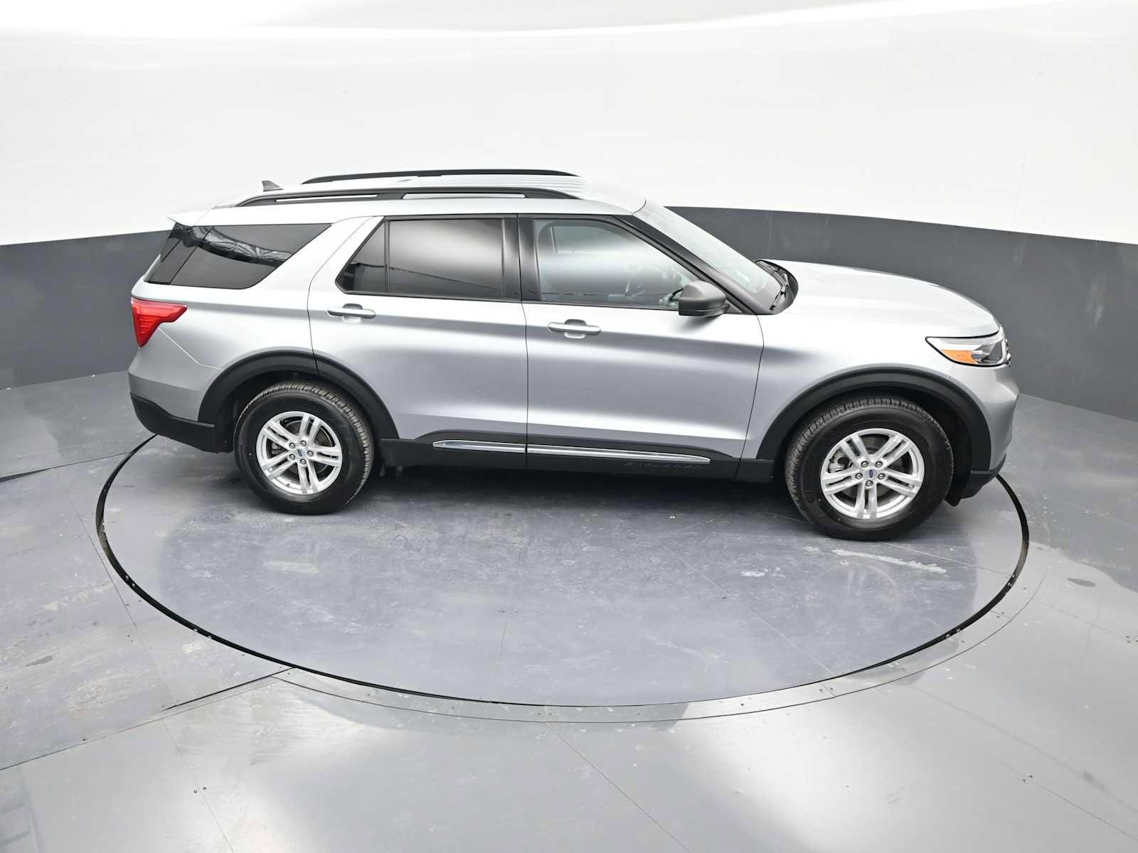 Used 2023 Ford Explorer XLT w/ Equipment Group 202A image 32