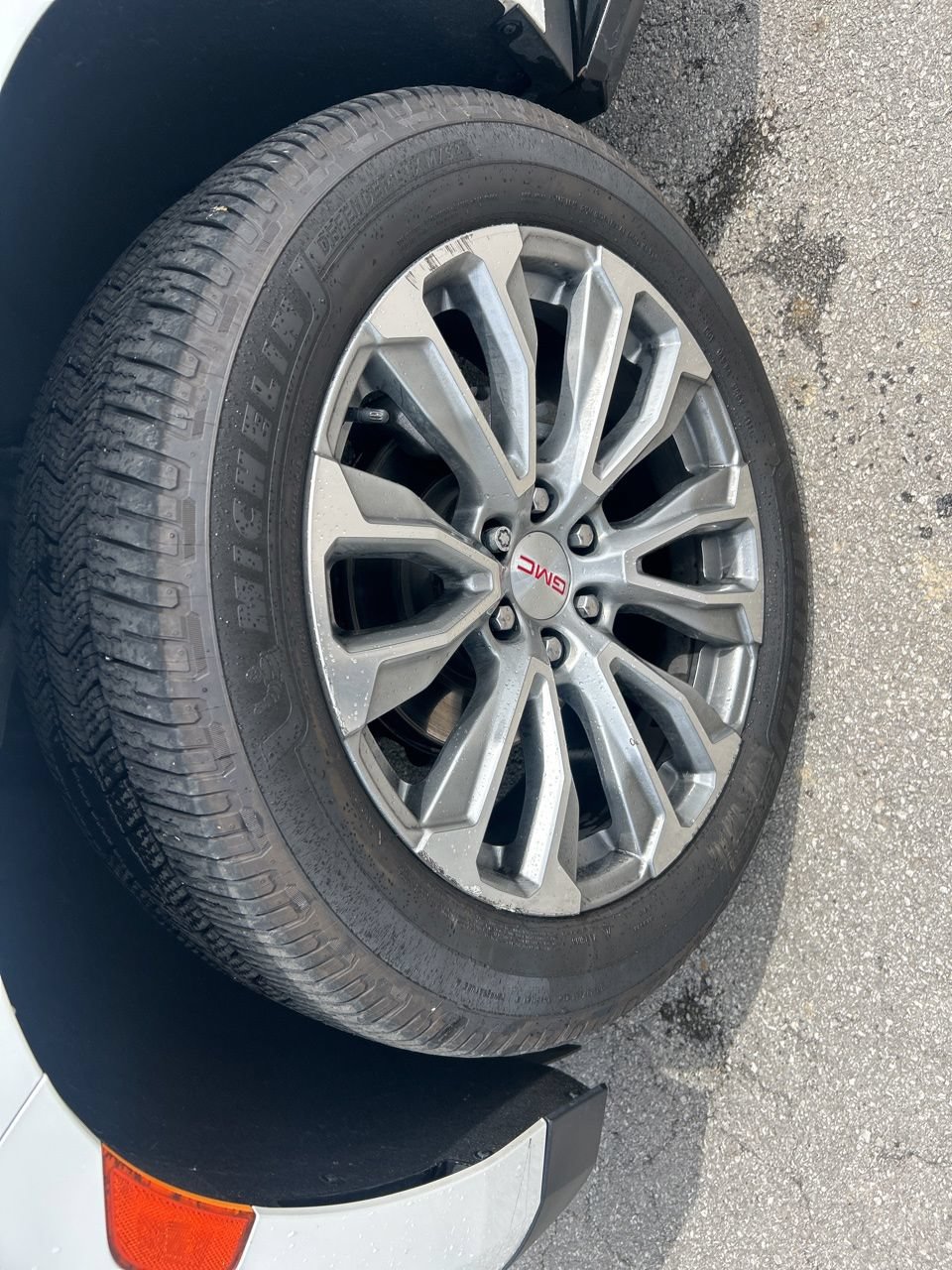 Used 2021 GMC Yukon XL Denali AWD/4WD image 9