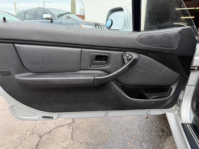 Used 2000 BMW Z3 2.5i RWD image 9