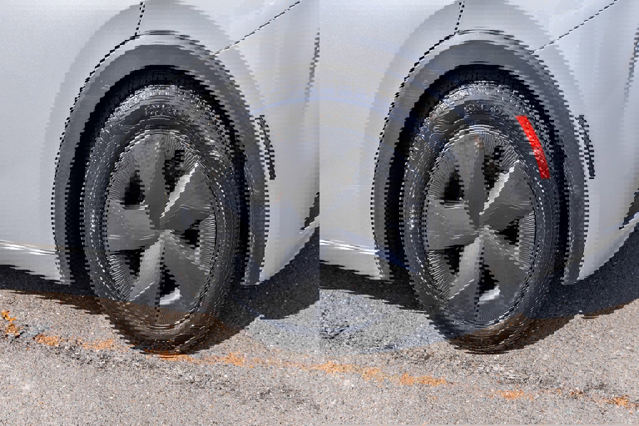 Used 2025 Toyota Prius LE image 13