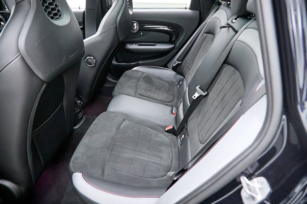 Used 2022 MINI Cooper Clubman John Cooper Works image 26
