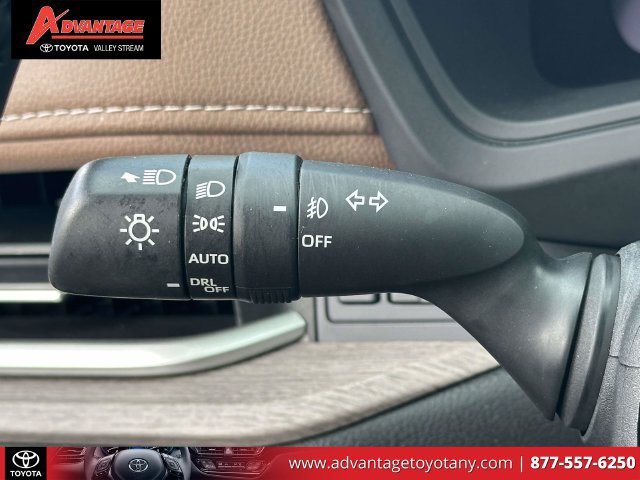 Used 2024 Toyota Grand Highlander AWD image 28