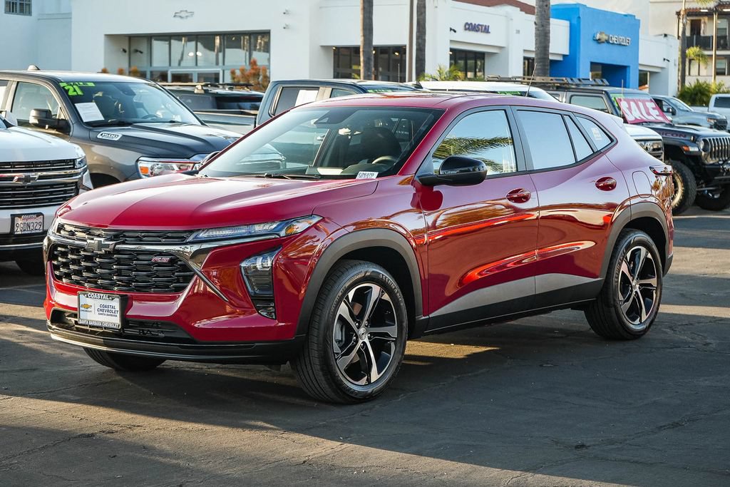 New 2026 Chevrolet Trax RS w/ Sunroof Package FWD image 3