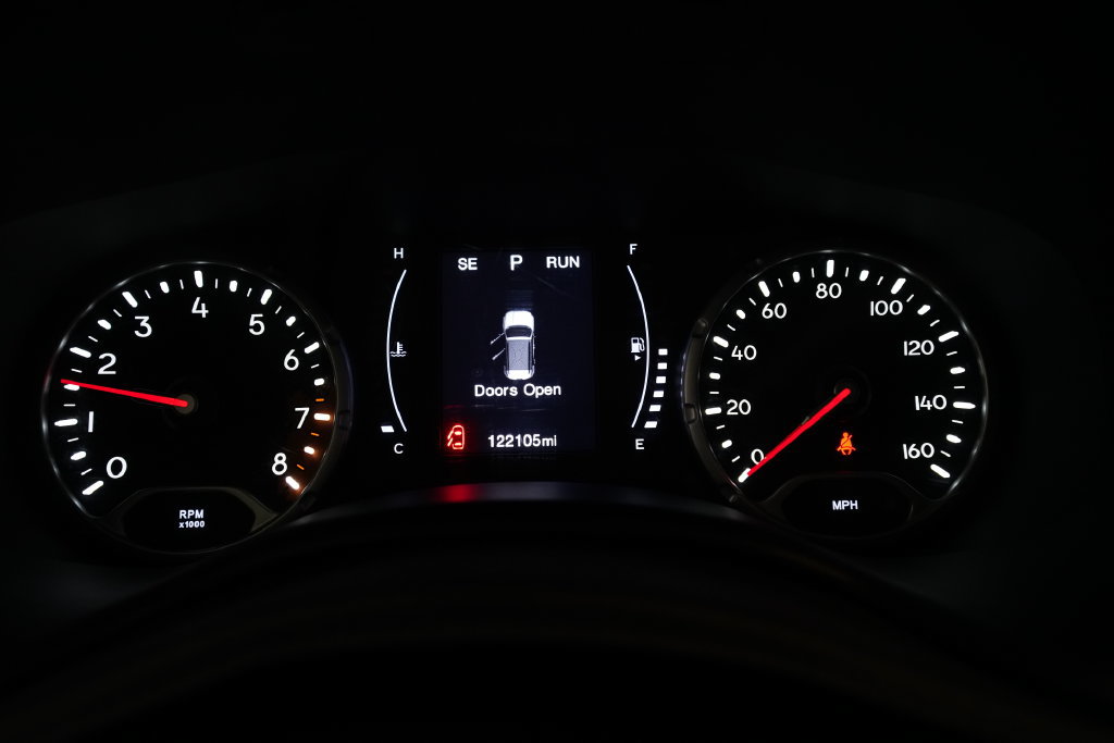 Used 2017 Jeep Renegade Latitude w/ Cold Weather Group AWD/4WD image 2