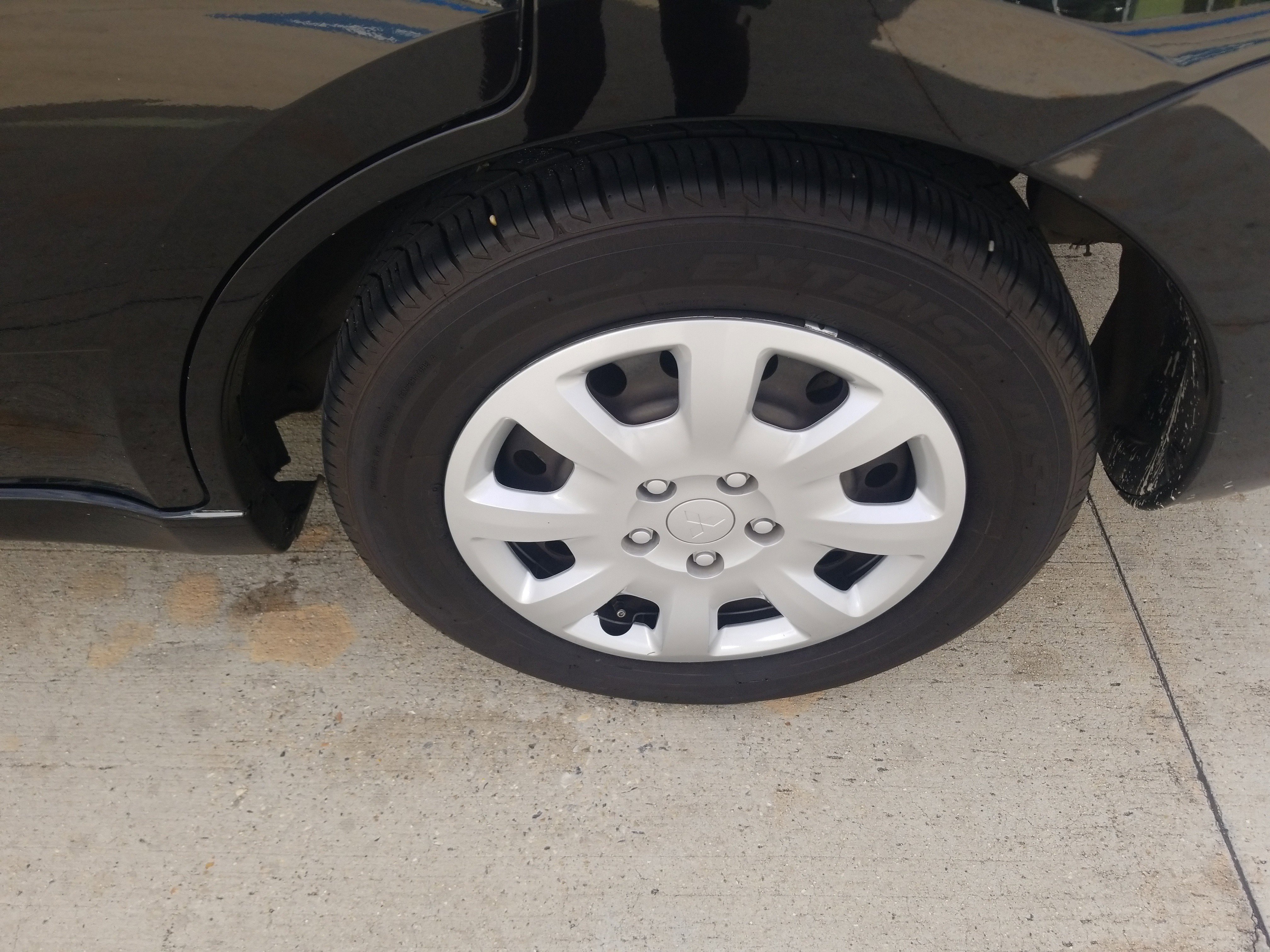 Used 2009 Mitsubishi Galant image 21