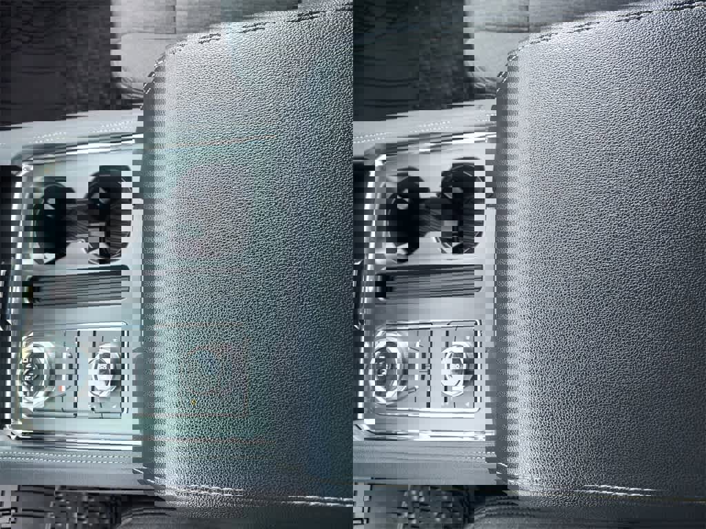 Used 2024 Ford Expedition XLT image 21