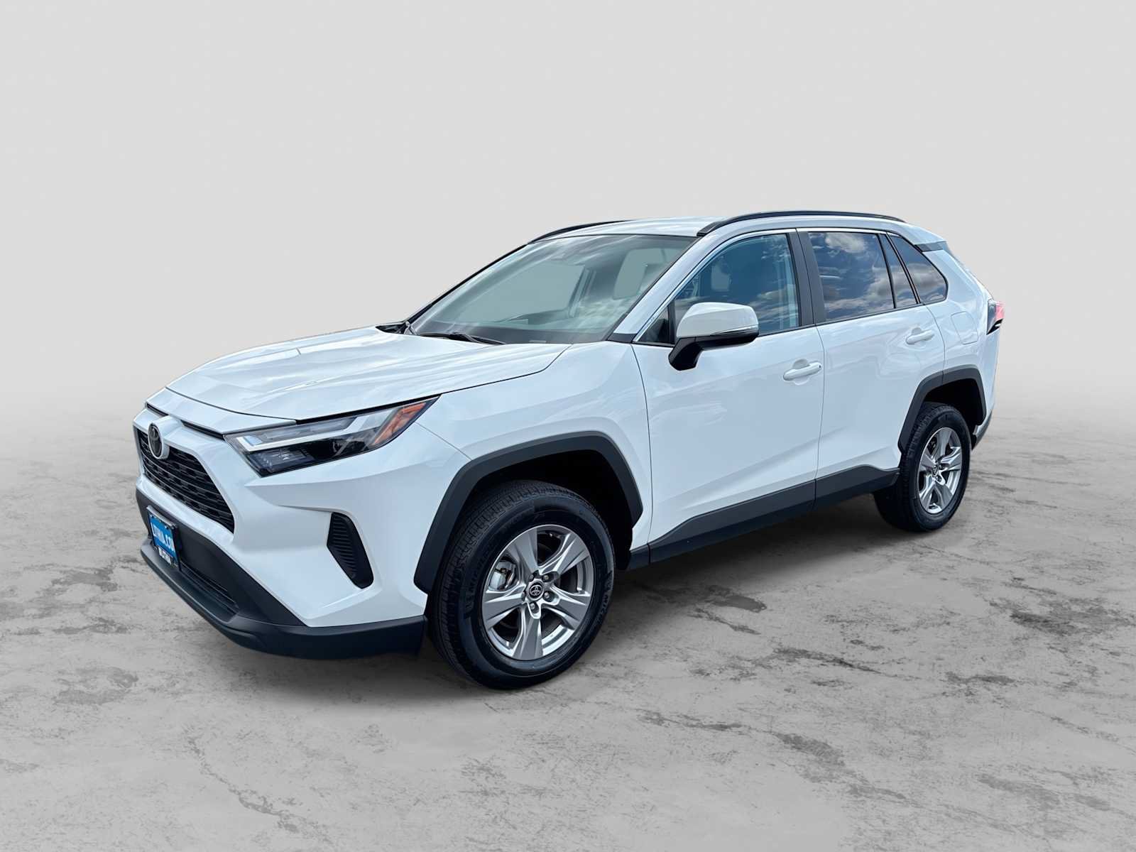 Used 2025 Toyota RAV4 XLE AWD/4WD image 1