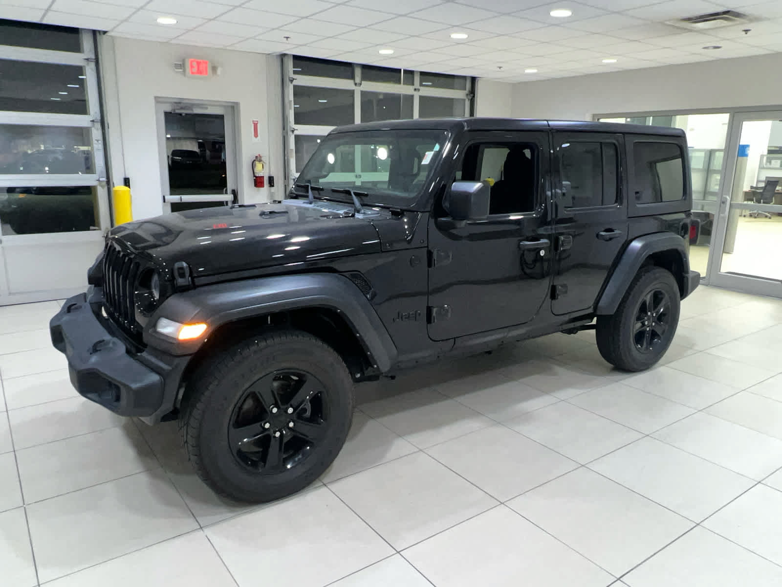 Used 2022 Jeep Wrangler Unlimited Sport AWD/4WD image 4