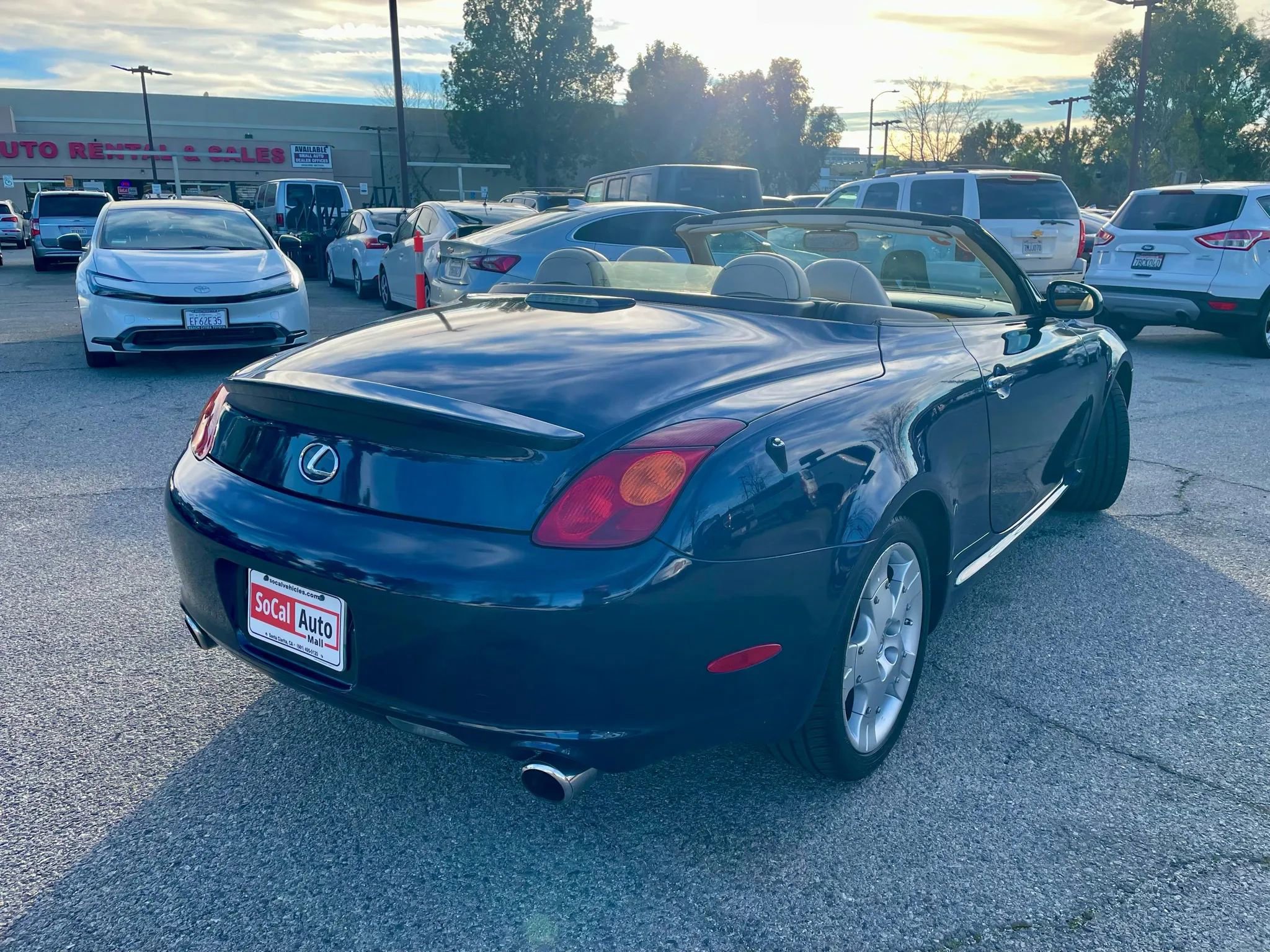 Used 2005 Lexus SC 430 Convertible image 3