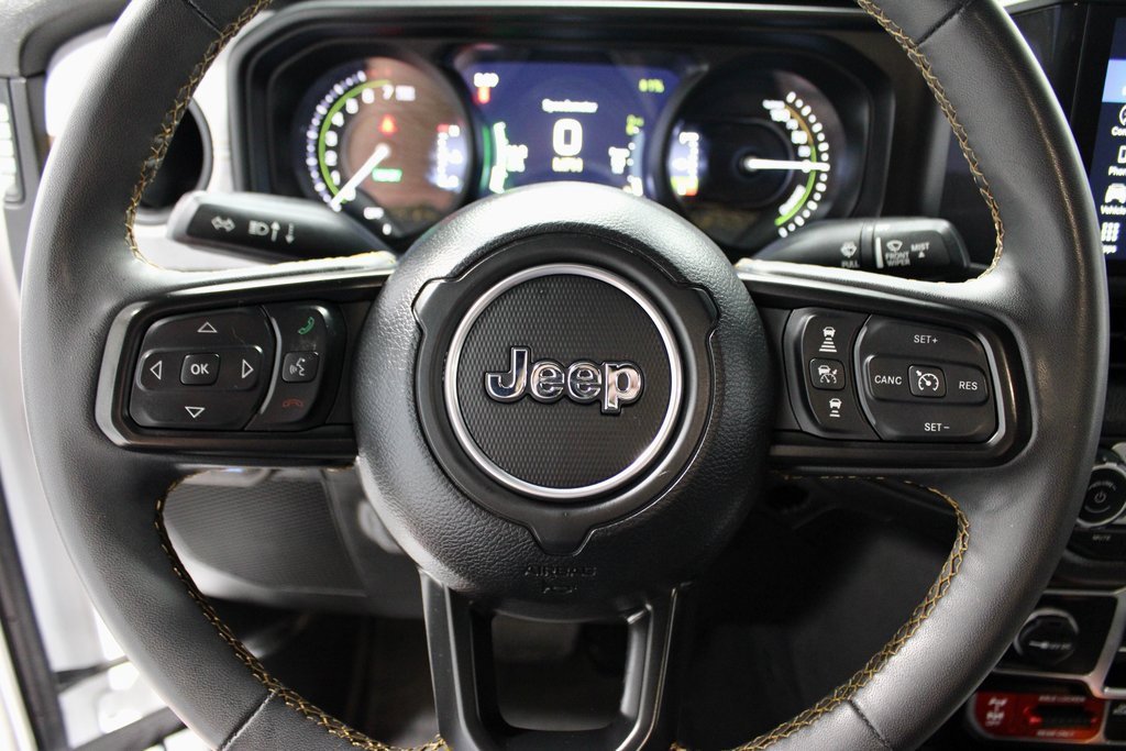 Used 2024 Jeep Wrangler Unlimited image 32