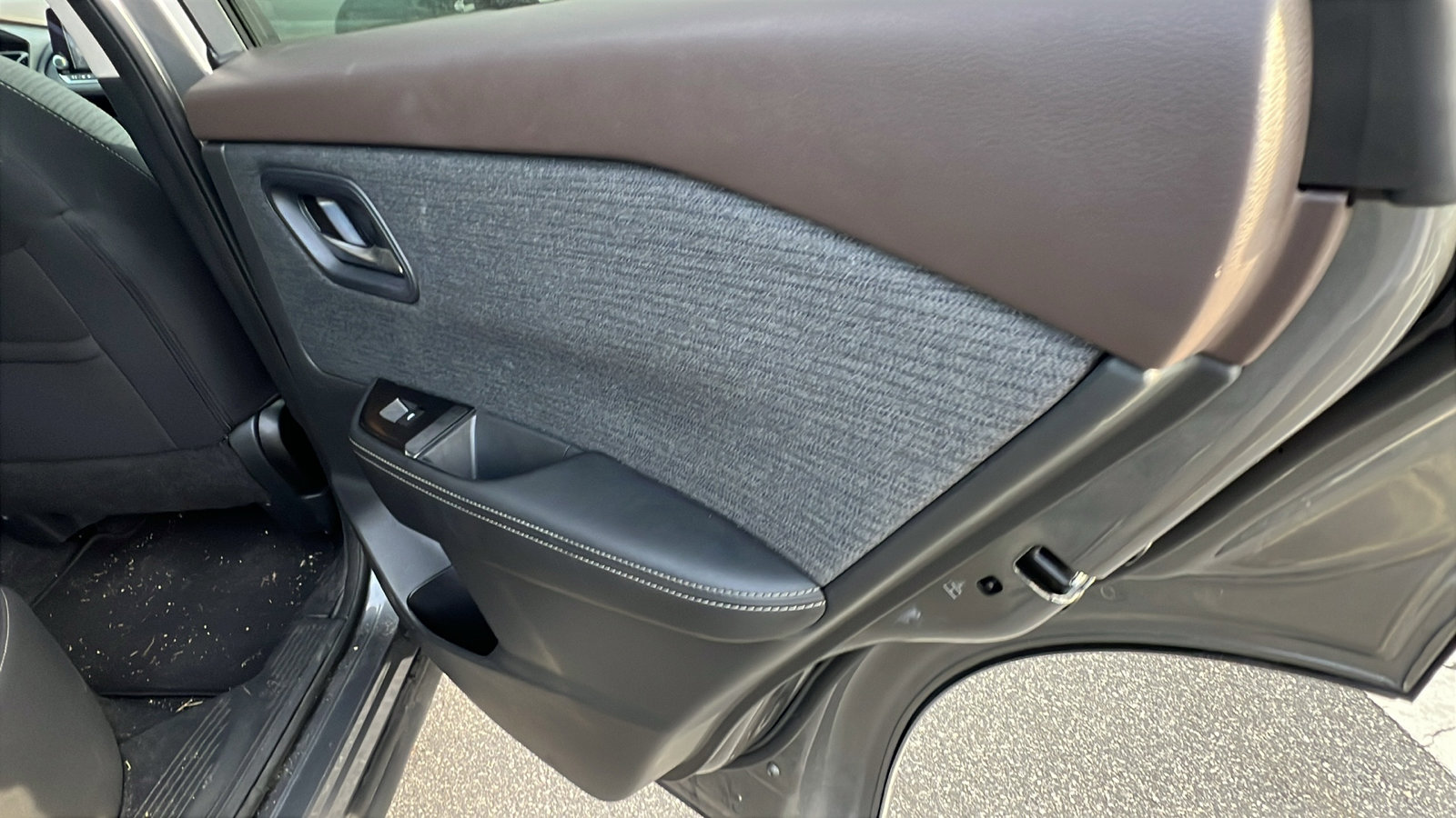 Used 2023 Nissan Rogue SV image 21