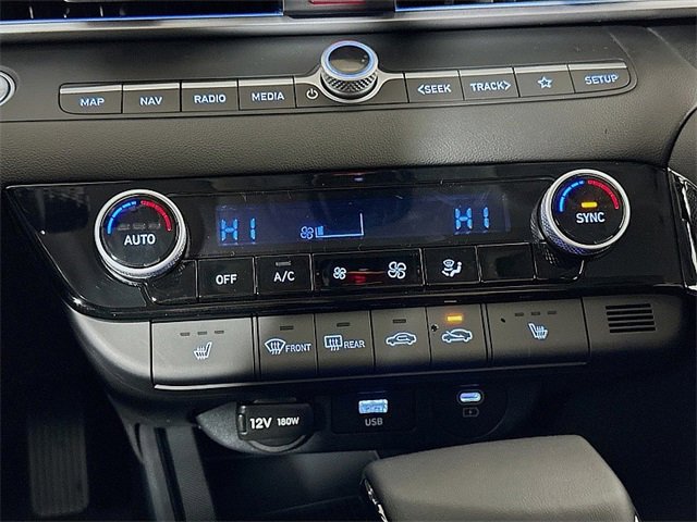 Certified 2025 Hyundai Elantra SEL image 21