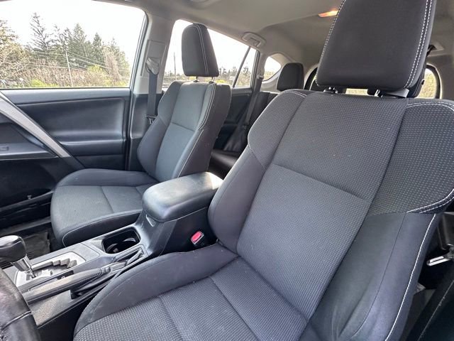 Used 2016 Toyota RAV4 XLE AWD/4WD image 12