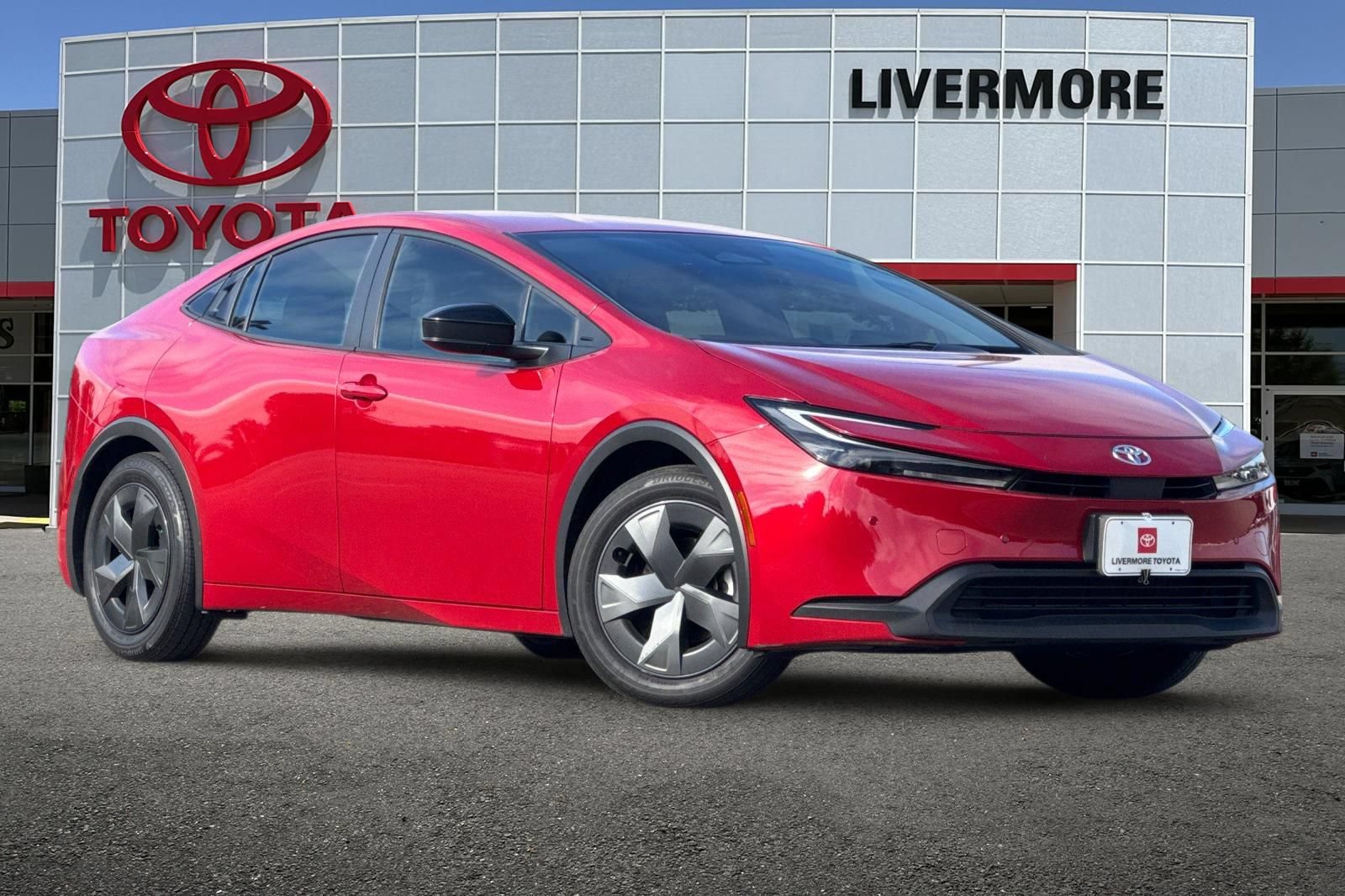 Certified 2025 Toyota Prius LE FWD image 2