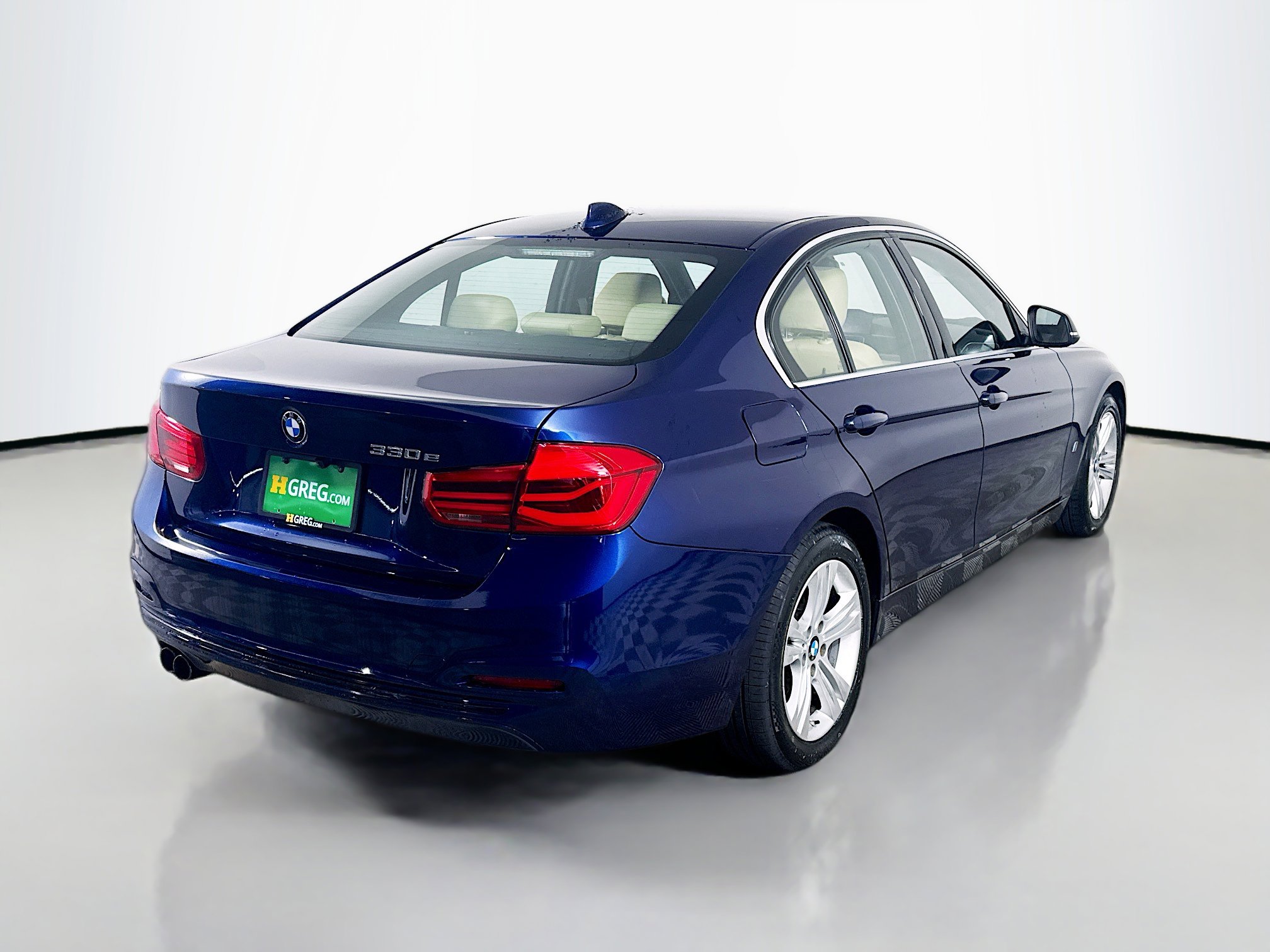 Used 2017 BMW 330e image 10