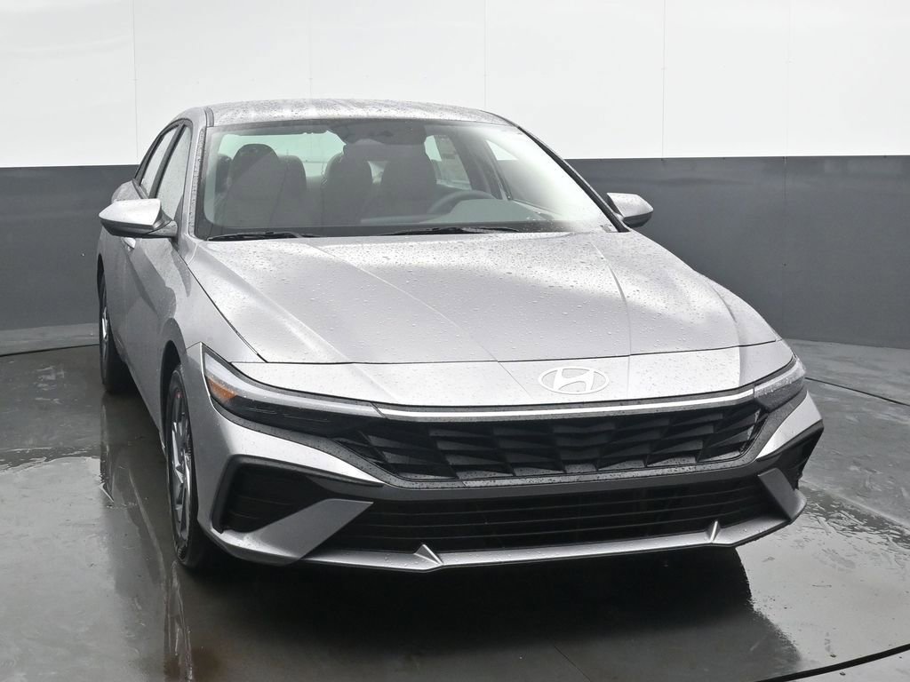 New 2026 Hyundai Elantra Hybrid FWD image 5