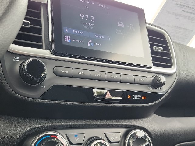 Used 2022 Hyundai Venue SE FWD image 23