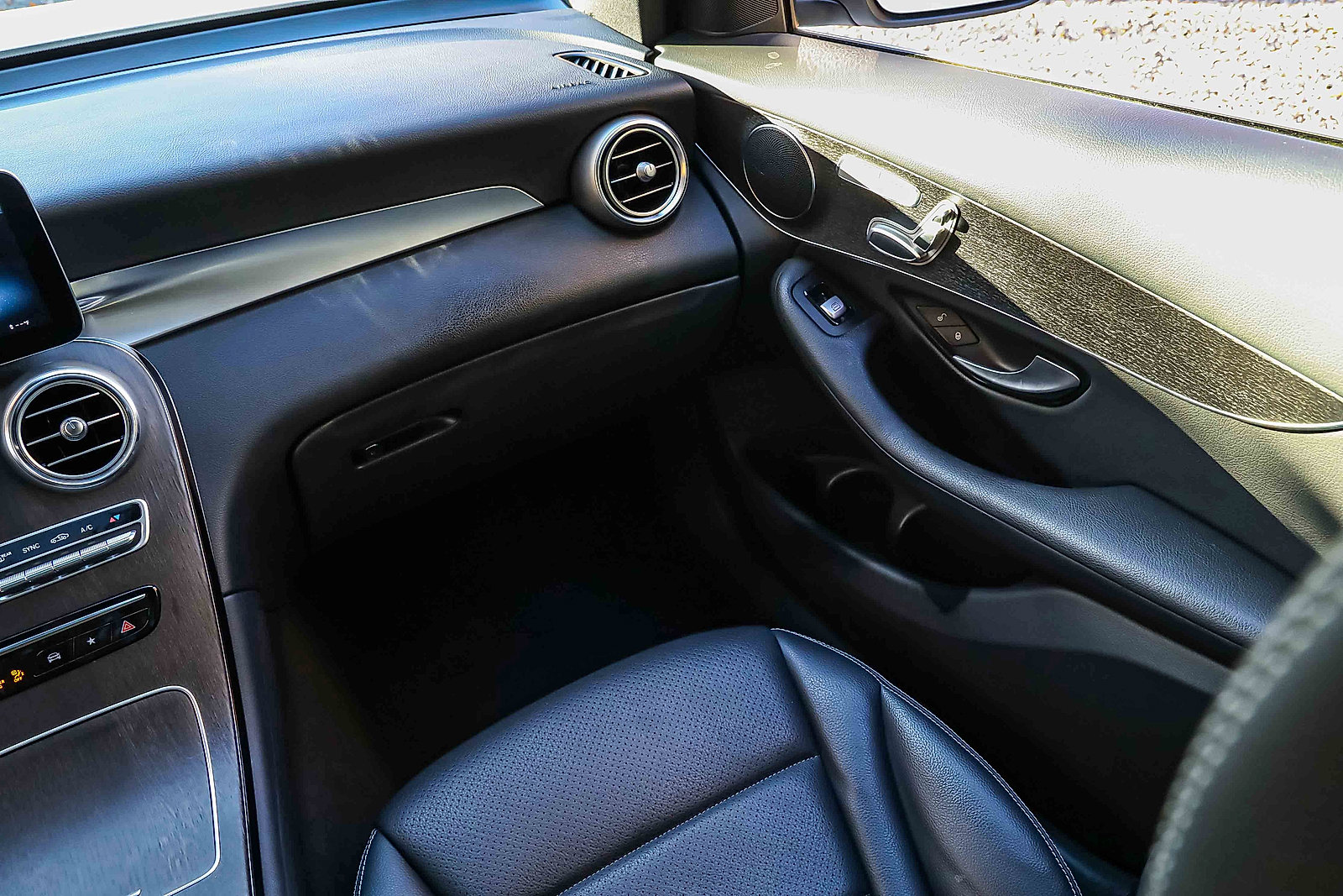 Used 2022 Mercedes-Benz GLC 300 4MATIC image 18