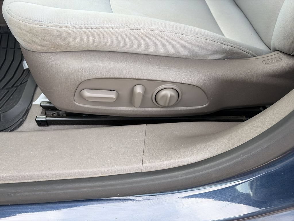 Used 2021 Chevrolet Malibu LT FWD image 12