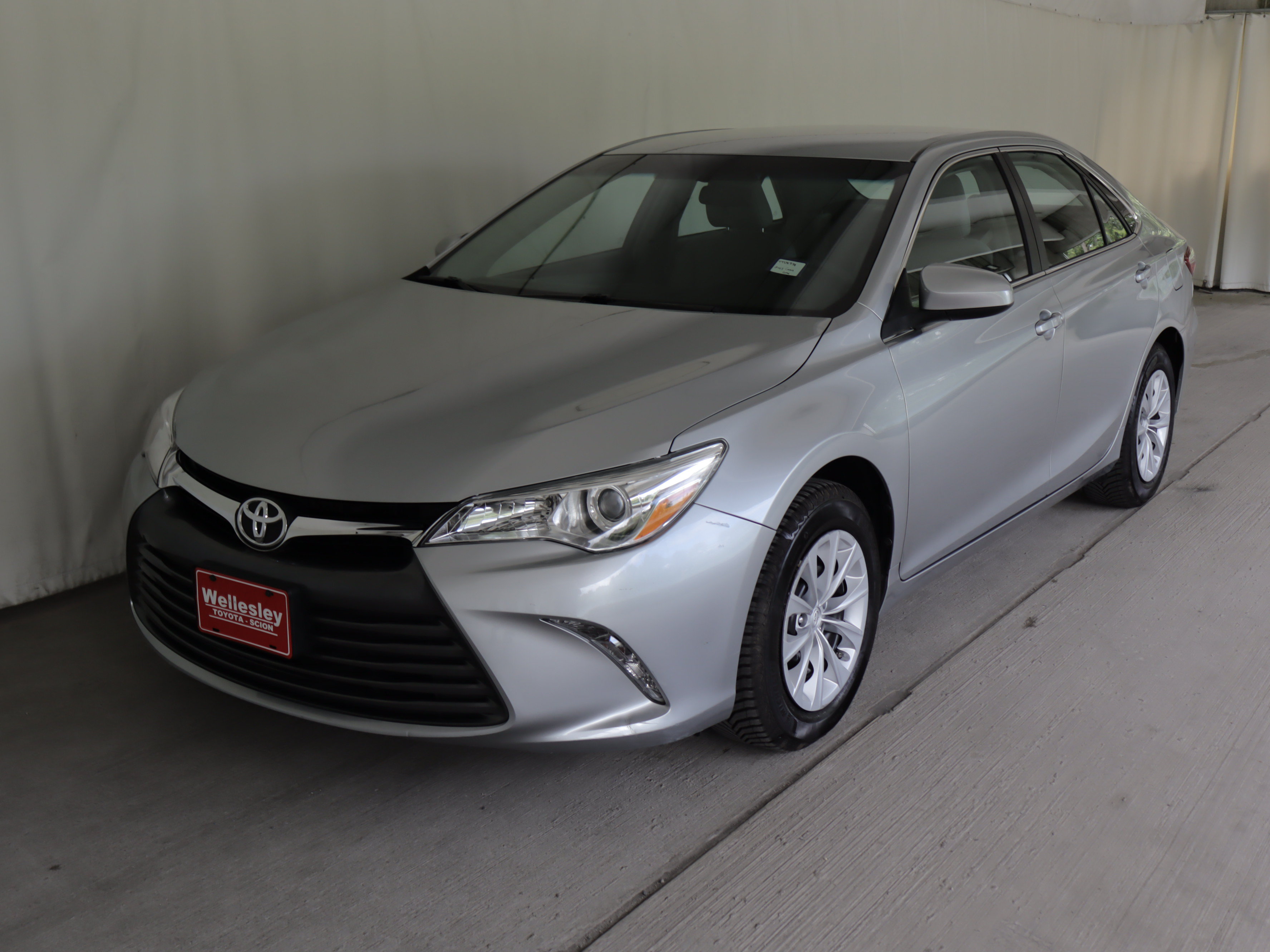 Used 2015 Toyota Camry LE FWD image 21