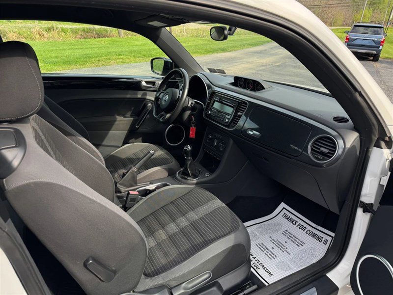 Used 2012 Volkswagen Beetle 2.0T FWD image 11