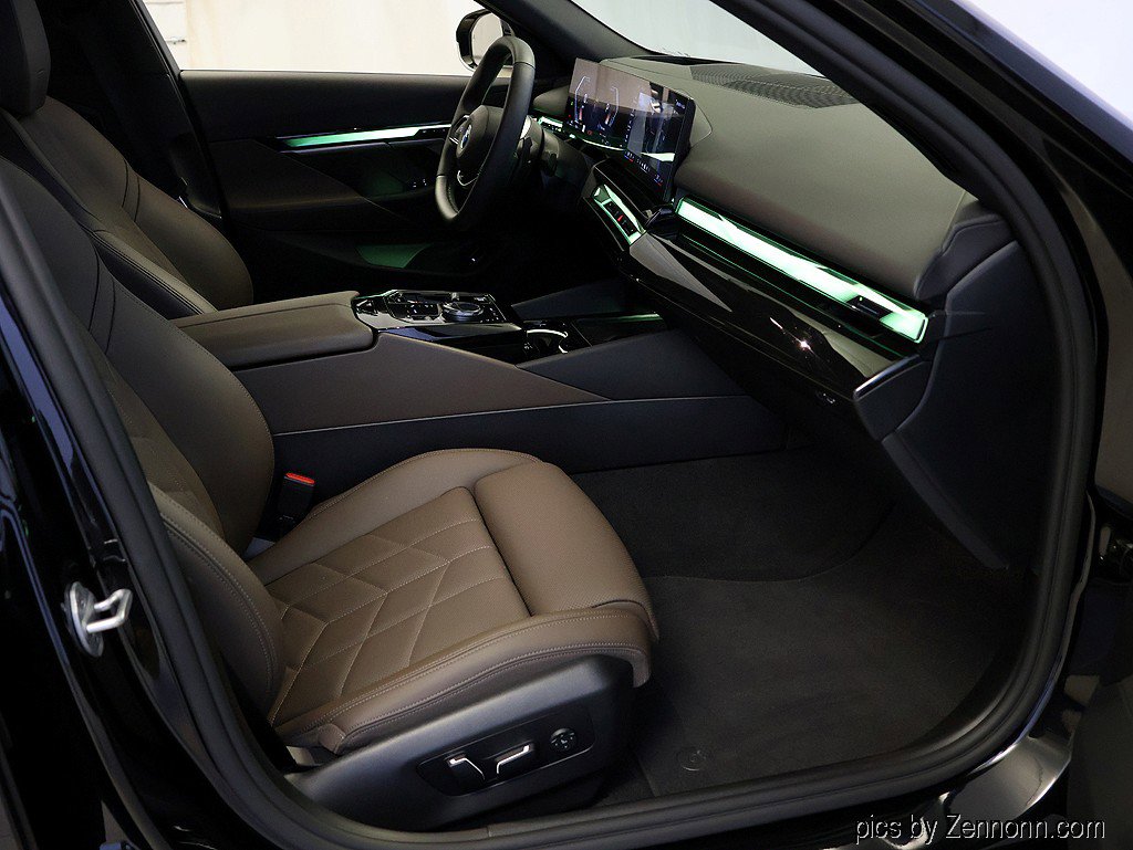 Certified 2026 BMW 540i xDrive image 37