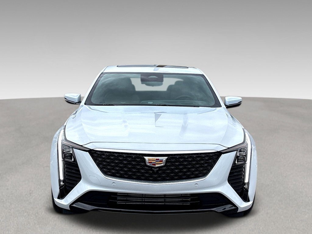 New 2025 Cadillac XT5 Luxury image 2