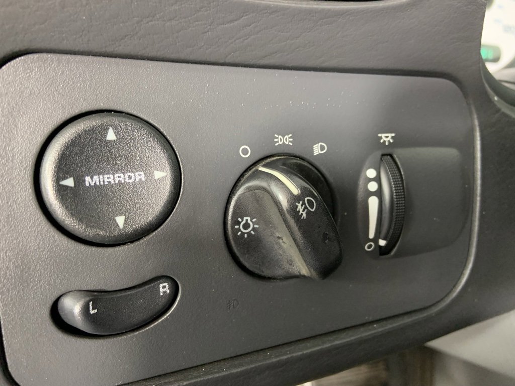 Used 2004 Dodge Grand Caravan SXT image 7