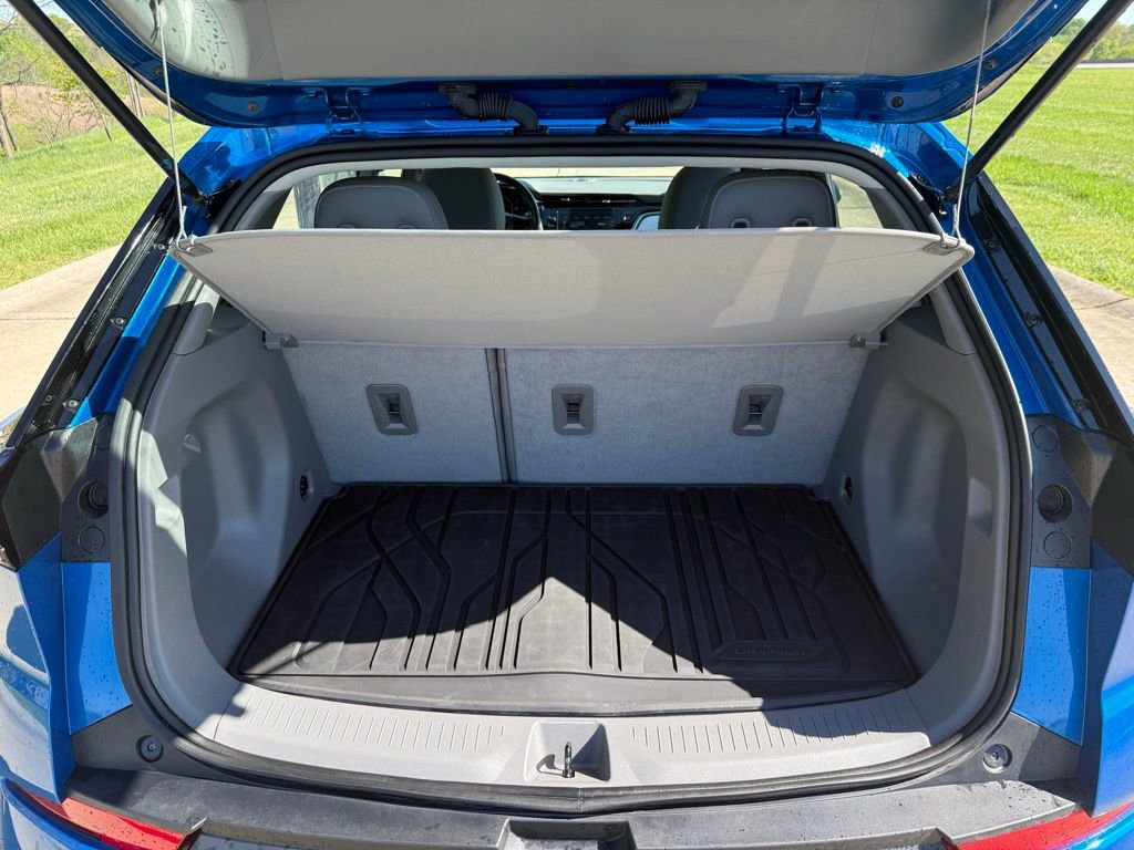 Used 2023 Chevrolet Bolt EUV Premier w/ Sun & Sound Package image 6