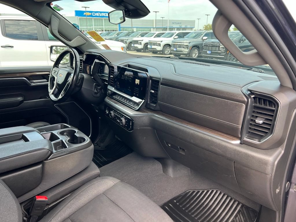 Used 2023 Chevrolet Silverado 1500 LT AWD/4WD image 24