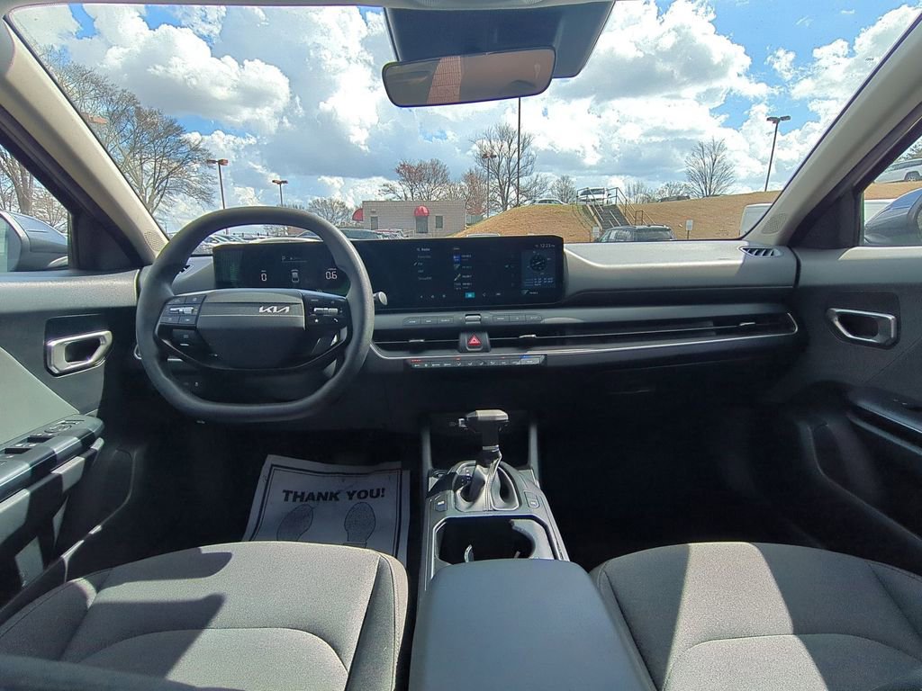Used 2025 Kia K4 LXS image 25