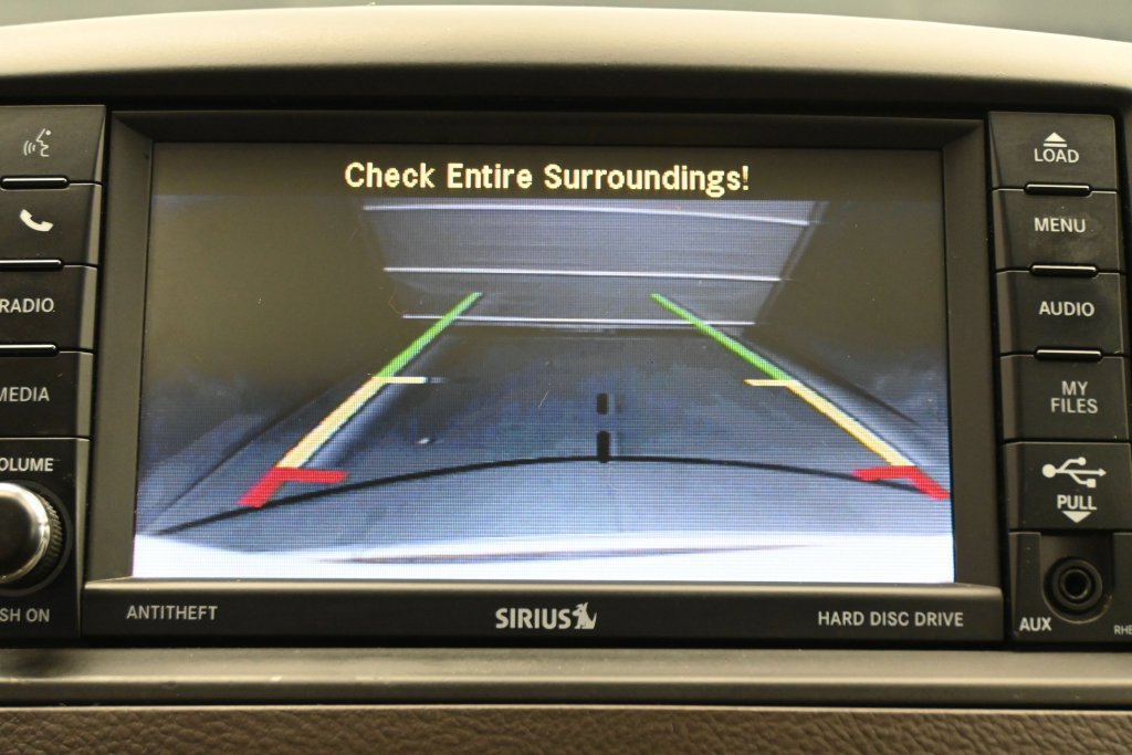 Used 2016 Chrysler Town & Country Touring-L FWD image 25