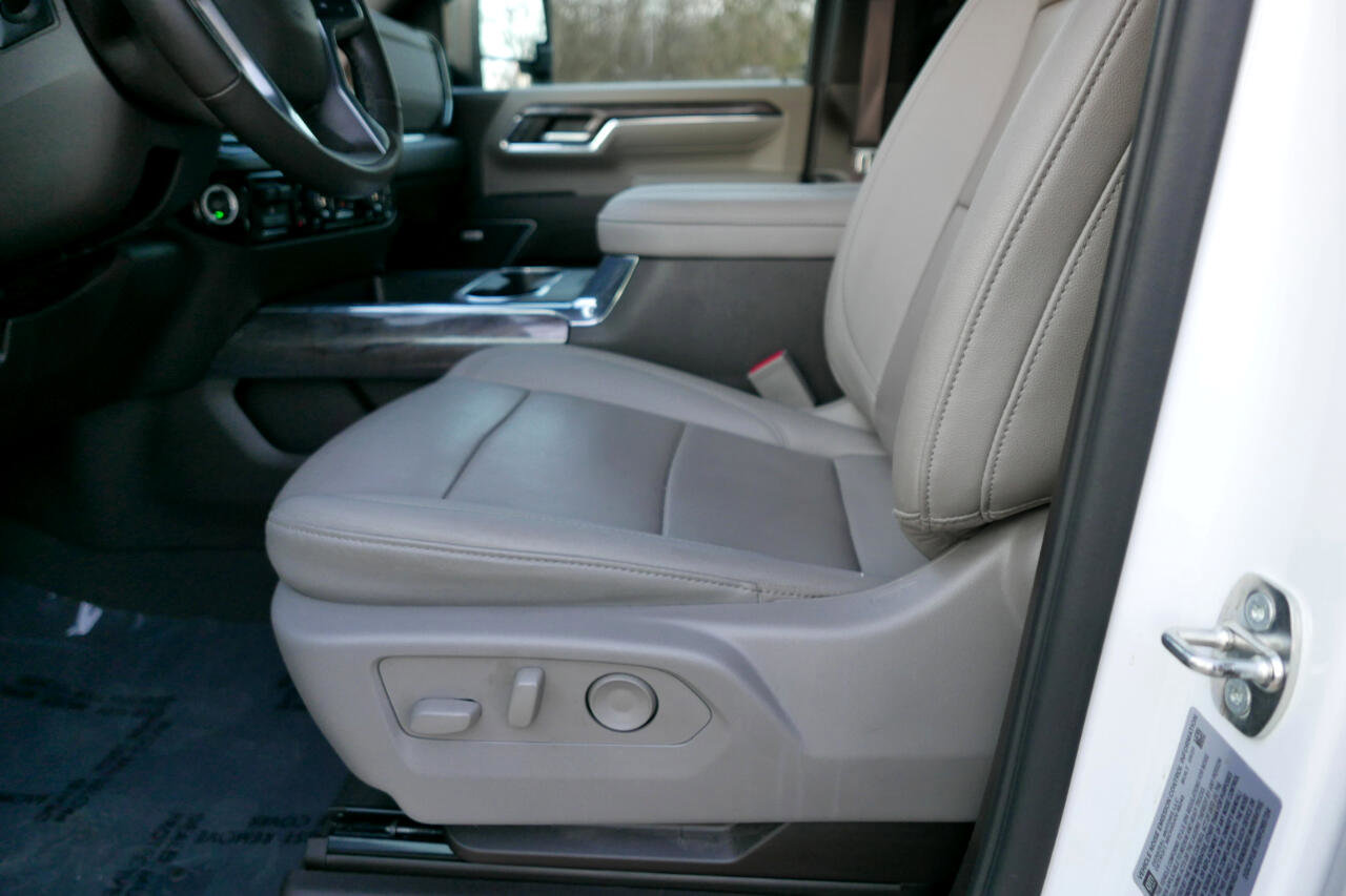 Used 2024 Chevrolet Silverado 3500 LTZ w/ LTZ Convenience Package image 9