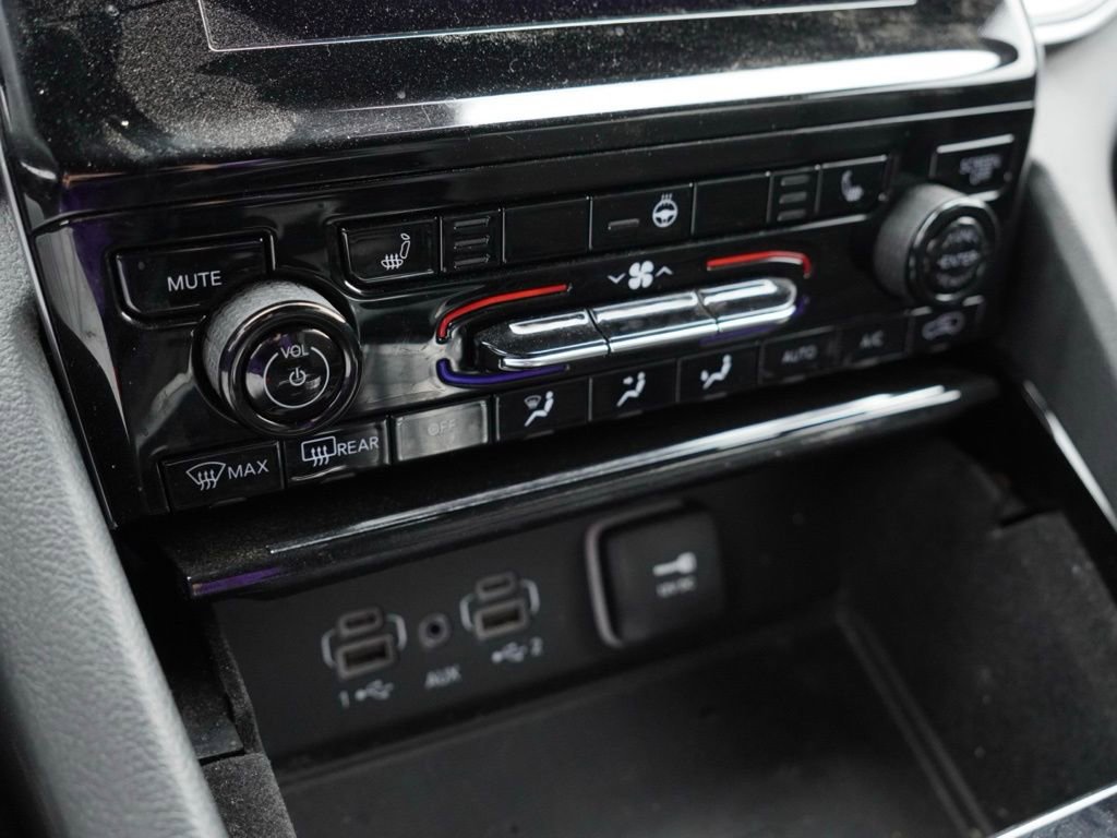 Used 2022 Jeep Grand Cherokee L Laredo image 16