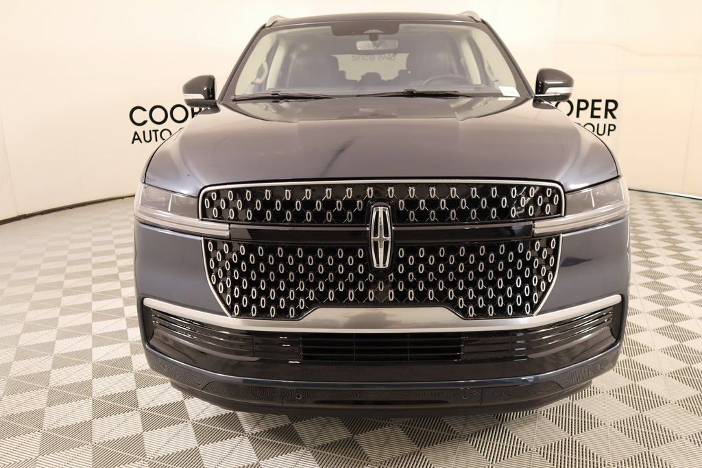 New 2025 Lincoln Navigator Reserve image 9
