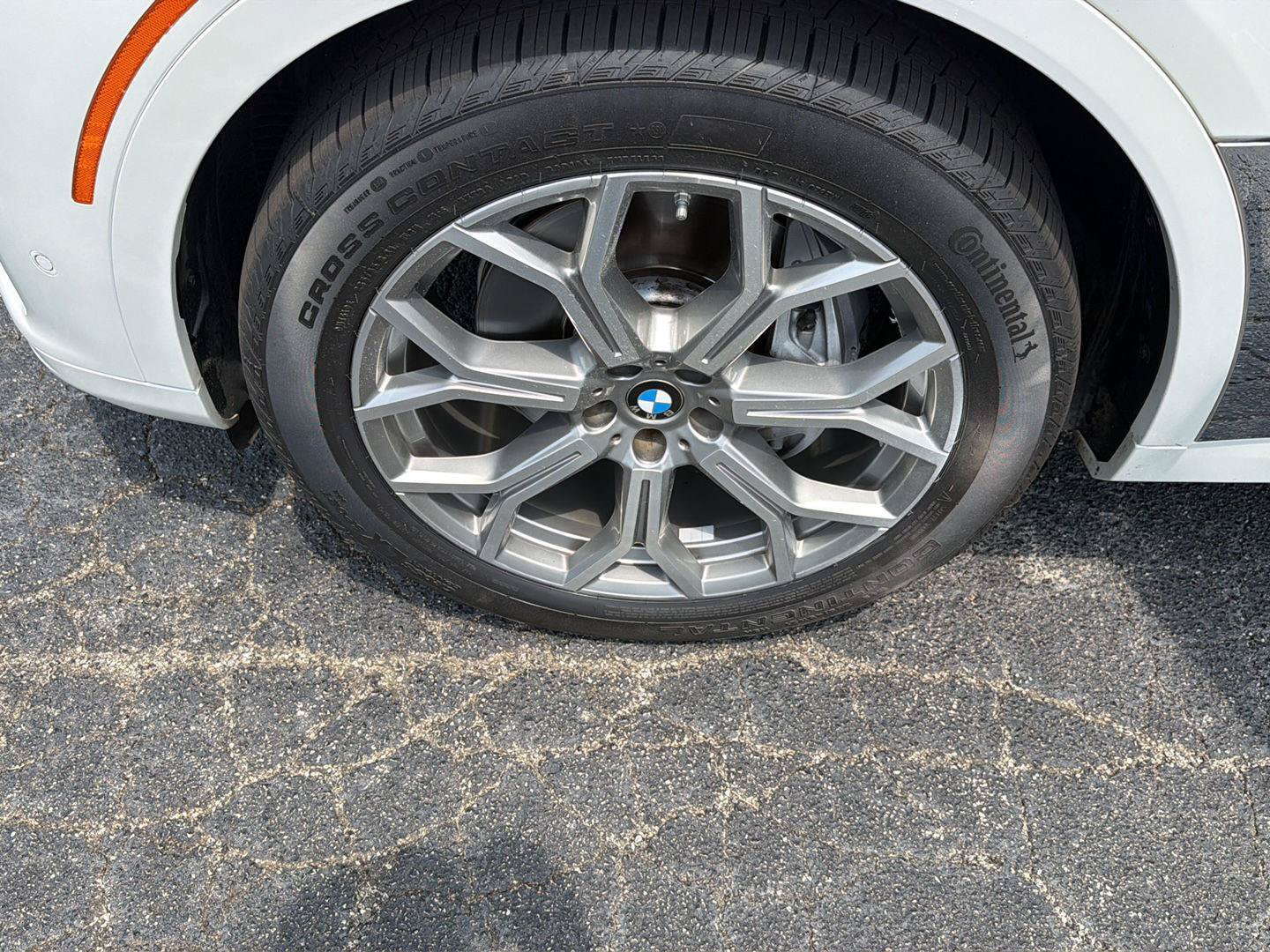 Used 2022 BMW X7 xDrive40i w/ Executive Package AWD/4WD image 39