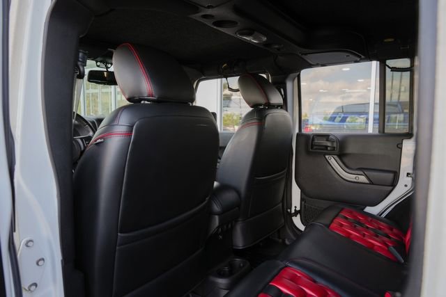 Used 2016 Jeep Wrangler Unlimited Rubicon w/ Connectivity Group image 41