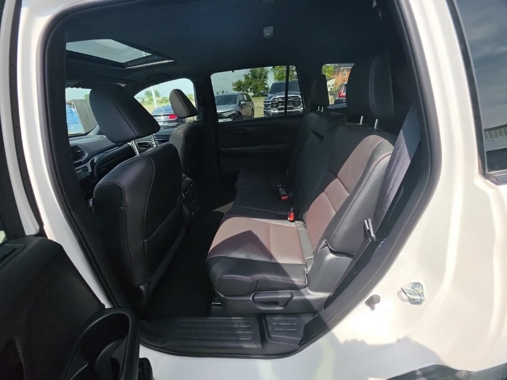 Certified 2025 Honda Passport Black Edition image 27