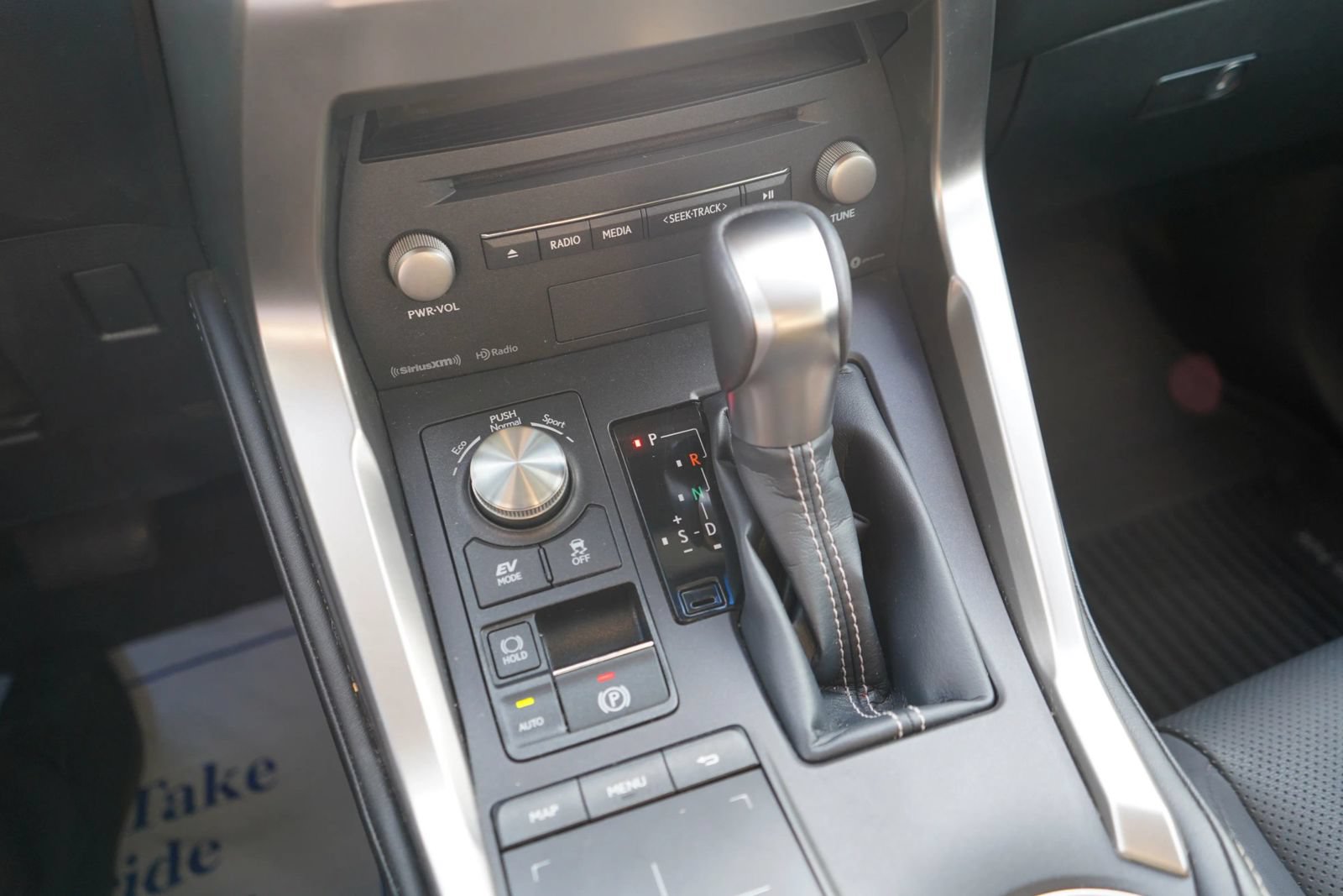 Used 2018 Lexus NX 300h AWD image 12