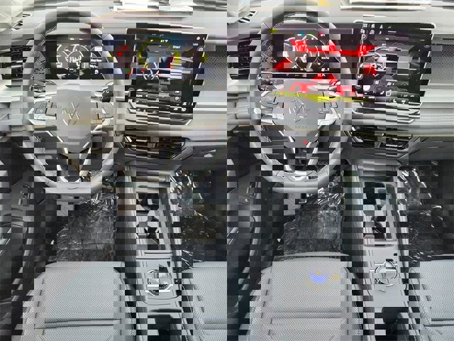 New 2025 Volkswagen Tiguan SE image 24