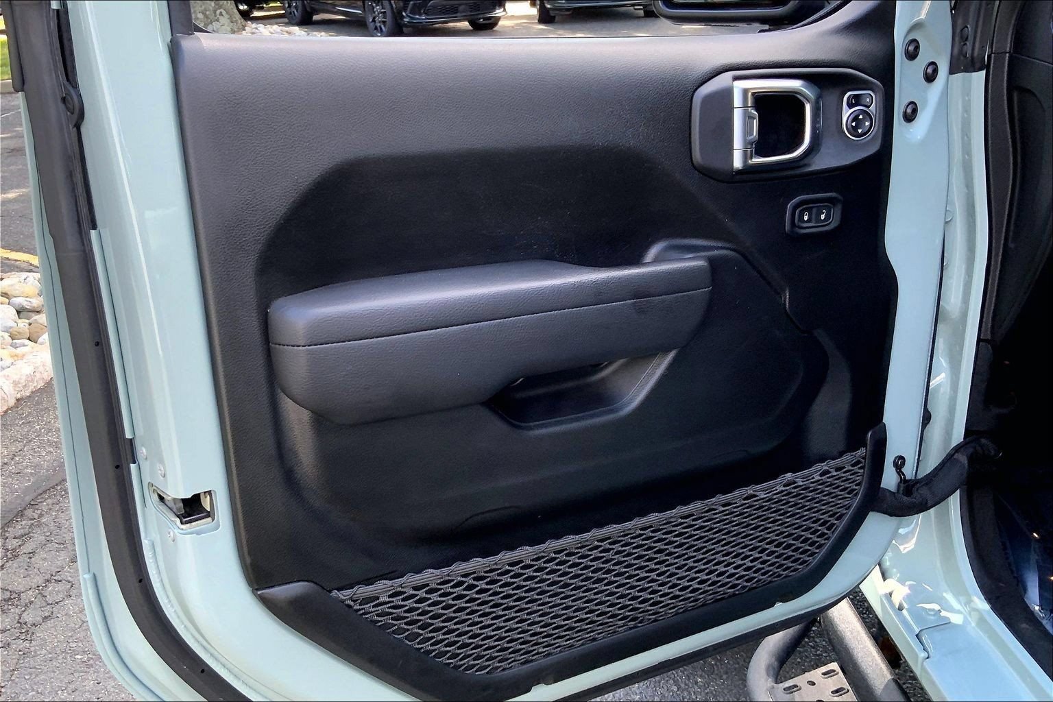 Used 2024 Jeep Wrangler Unlimited AWD/4WD image 16