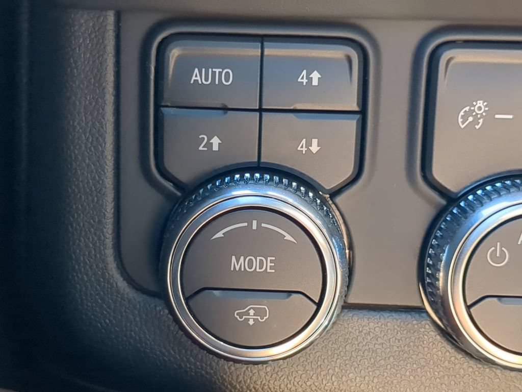 Used 2023 GMC Yukon XL Denali Ultimate AWD/4WD image 30