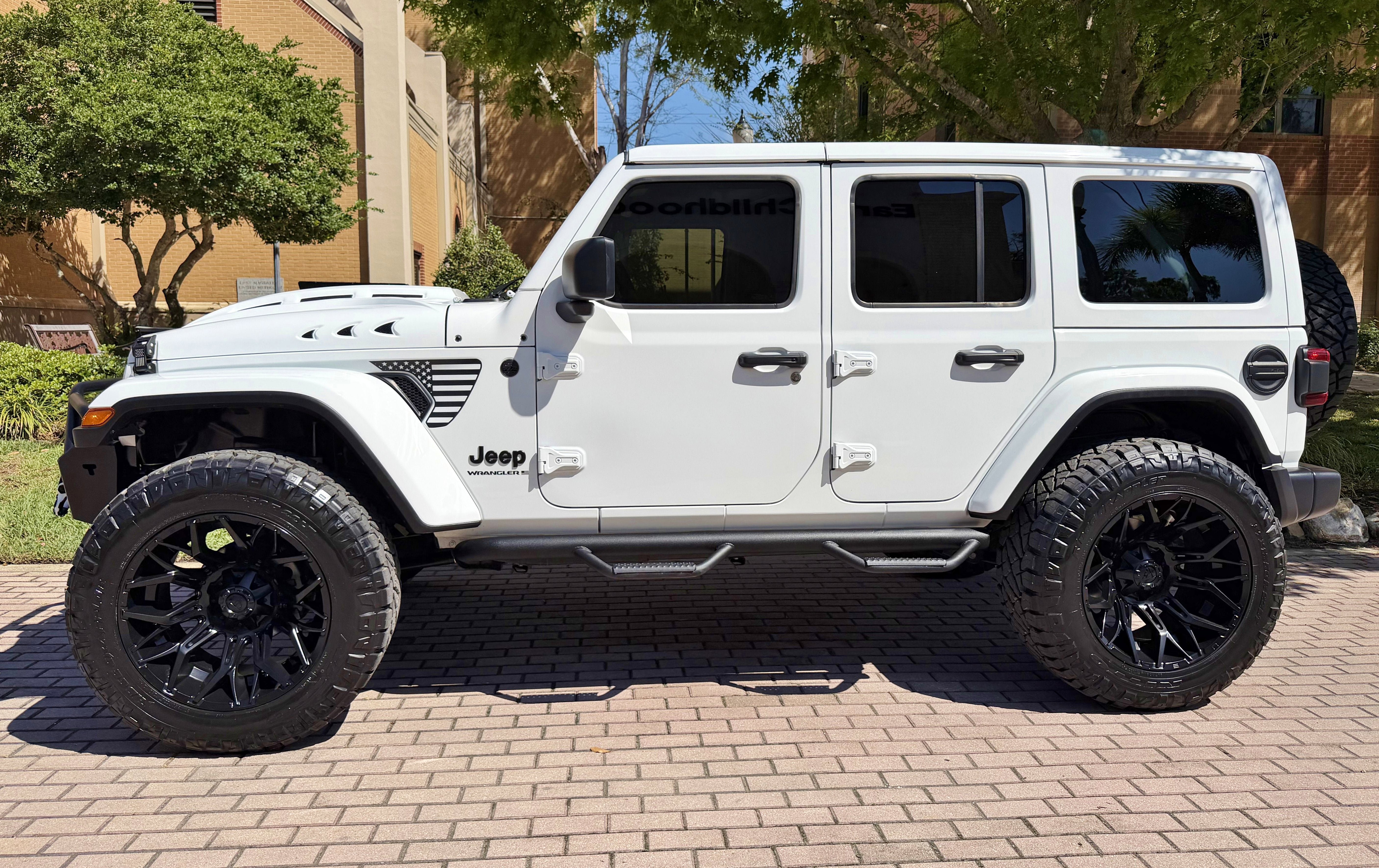 Used 2026 Jeep Wrangler Sahara AWD/4WD image 7