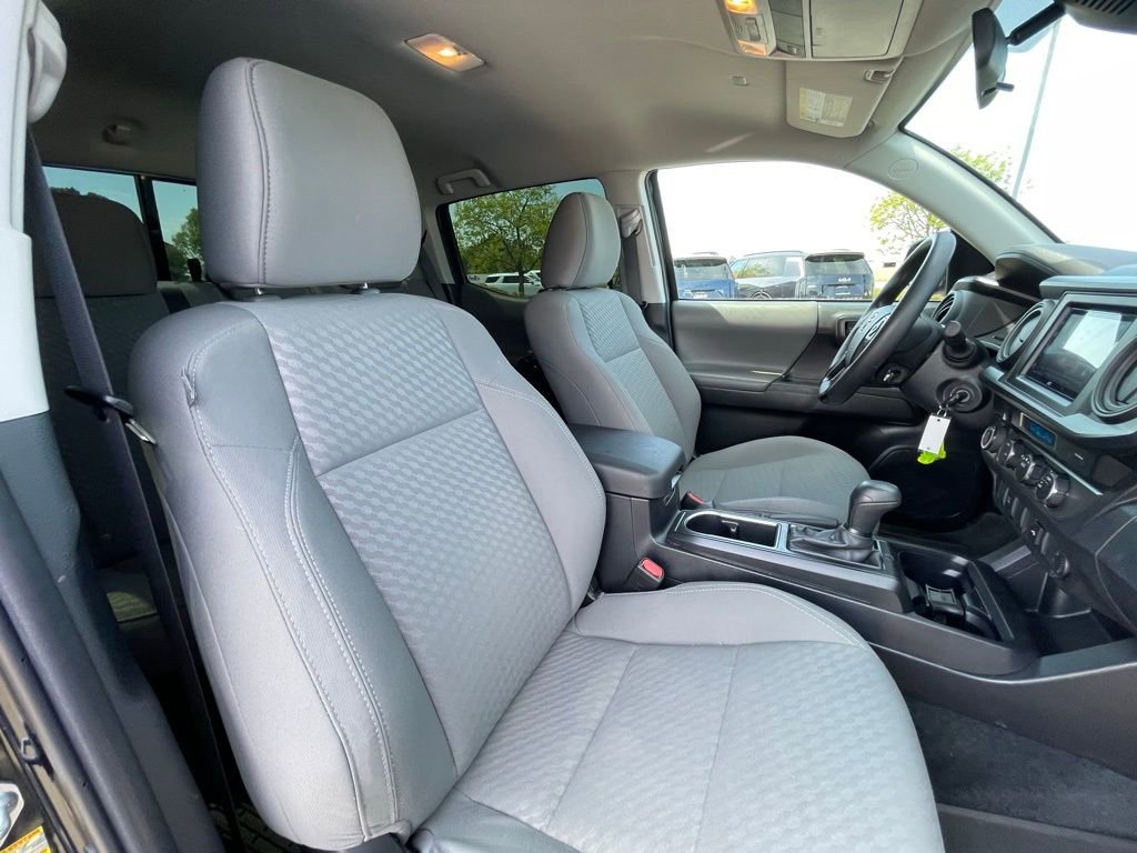 Used 2022 Toyota Tacoma SR image 30