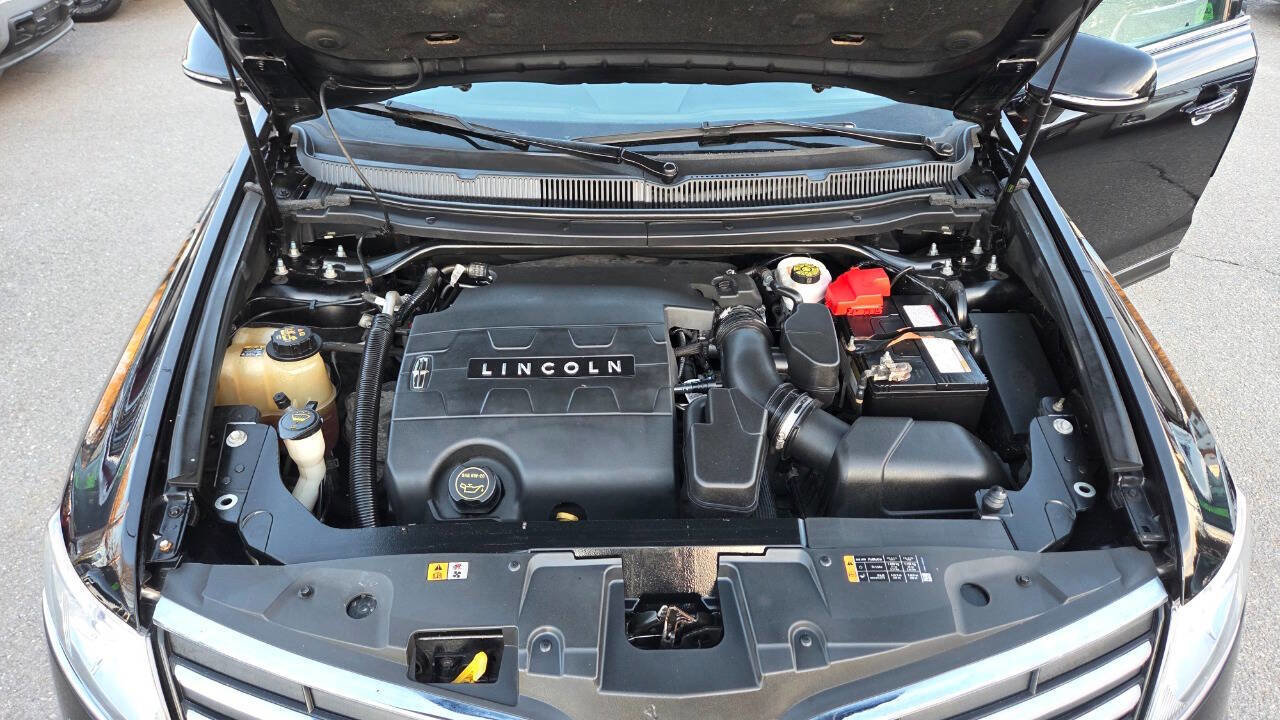 Used 2019 Lincoln MKT AWD image 48