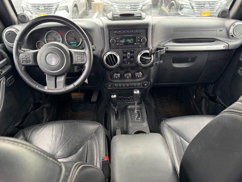 Used 2014 Jeep Wrangler Unlimited Sahara w/ Max Tow Package image 11